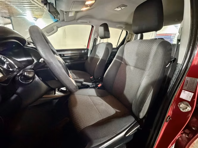 TOYOTA HILUX DX 4x4