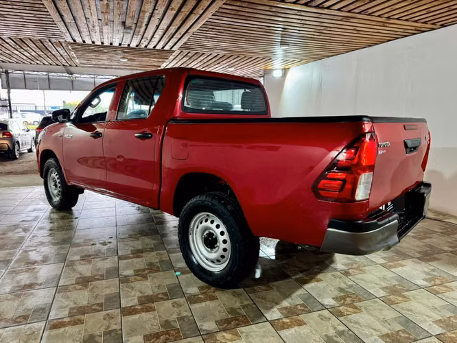 TOYOTA HILUX DX 4x4