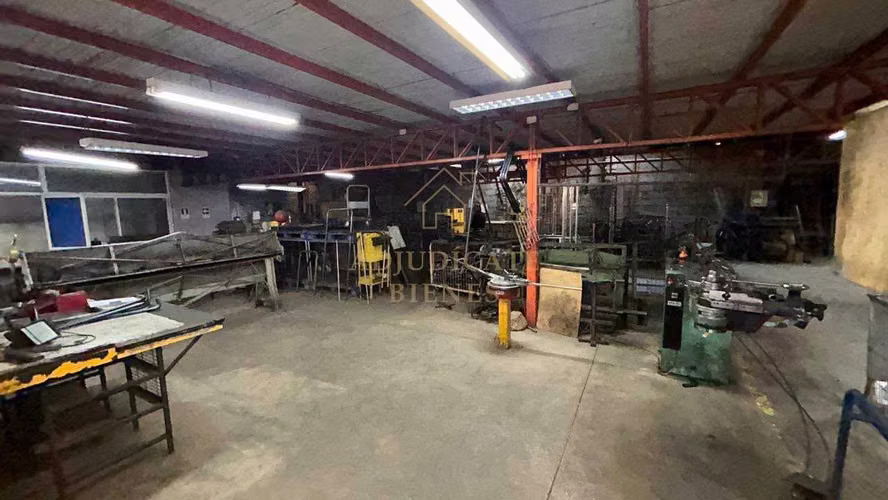 Venta Industria en Departamental con Gran Av  (168287)