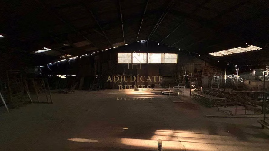 Venta Industria en Departamental con Gran Av  (168287)