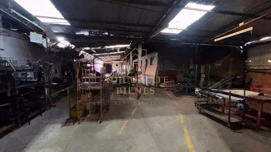 Venta Industria en Departamental con Gran Av  (168287)