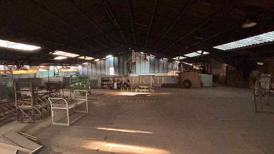 Venta Industria en Departamental con Gran Av  (168287)