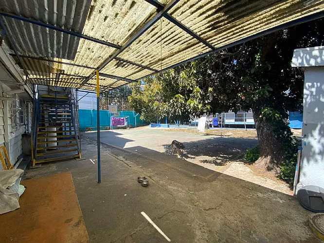 OFICINA CASA COMERCIAL 1.490 M2 DE TERRENO