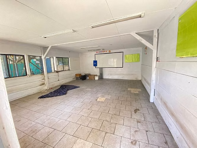 OFICINA CASA COMERCIAL 1.490 M2 DE TERRENO