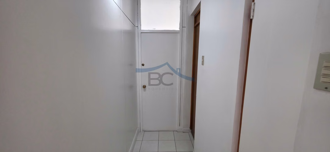Se arrienda espaciosa oficina de 3 privados. (168282)