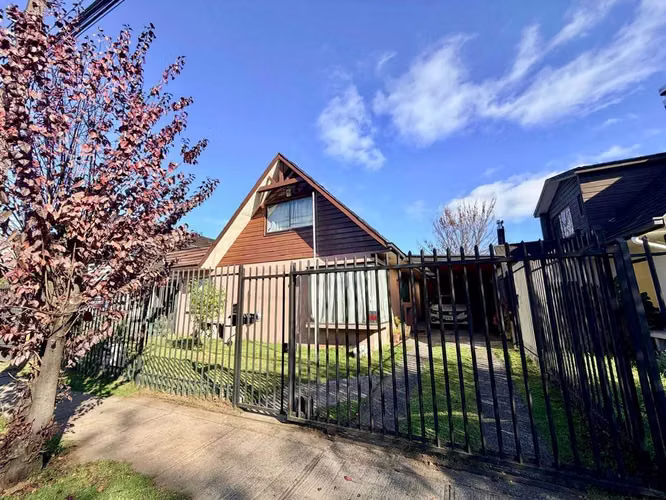 CASA 3D + 2B/ BARRIO BELLAVISTA (168293)