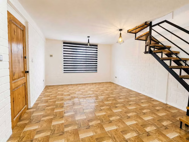 Amplia Casa con Diseño Moderno (168240)