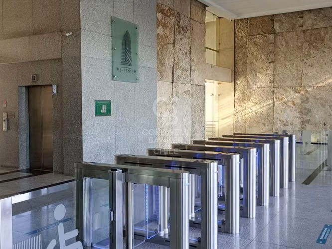 Oficina Torre Millenium 327m2