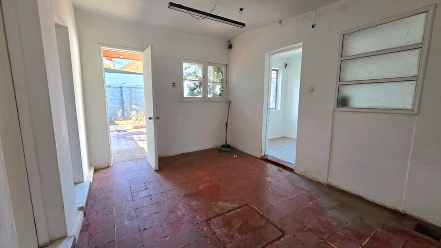 Casa Amplia 3 Dormitorios, Cercano Las Rejas
