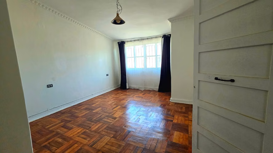Casa Amplia 3 Dormitorios, Cercano Las Rejas