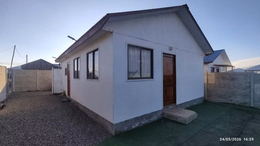Año corrido casa 3 dormitorios  en Sector Colmo con estacionamiento