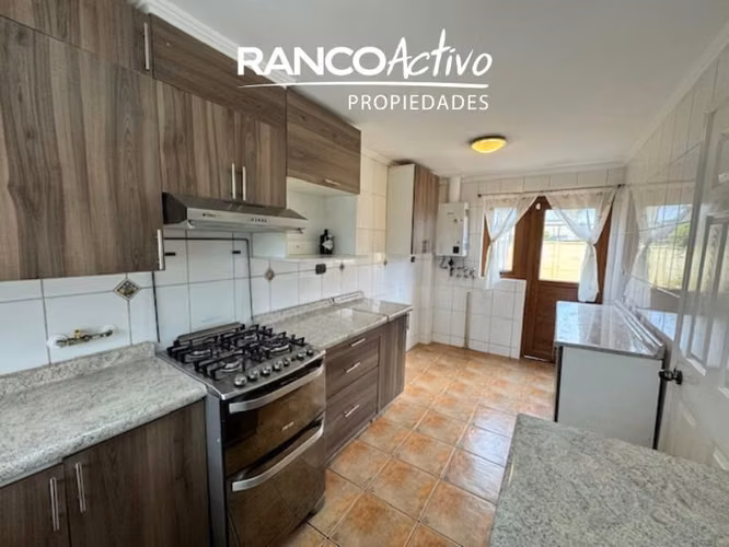 Casa en venta de 3D/3B en condominio San Pedro de la Paz