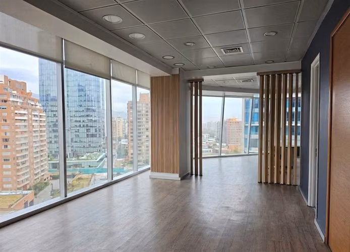 Oficina Amoblada en Arriendo Edificio Quantum - Imagen 6