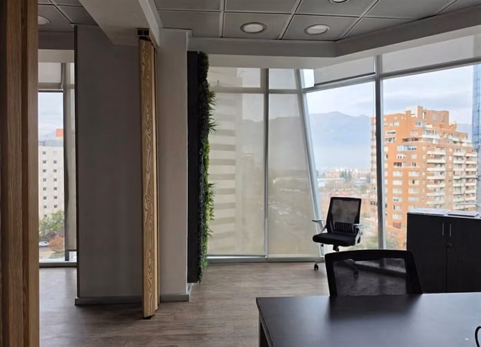 Oficina Amoblada en Arriendo Edificio Quantum - Imagen 10