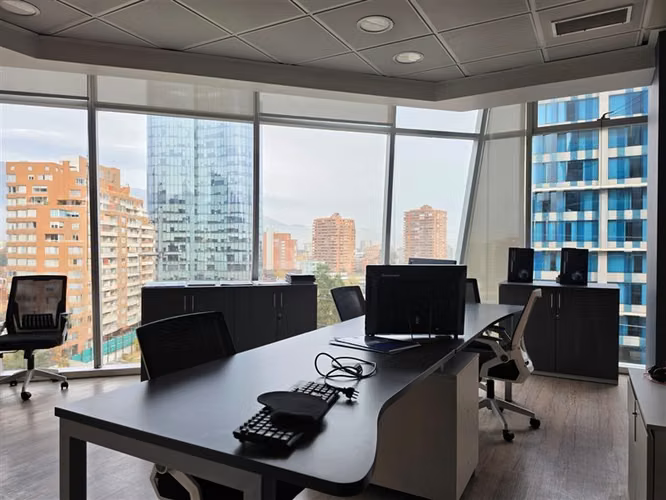 Oficina Amoblada en Arriendo Edificio Quantum - Imagen 9