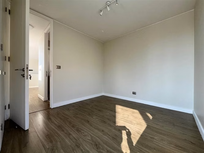 Casa en venta de 5 dormitorios ,Chamisero,Colina, Colegios.