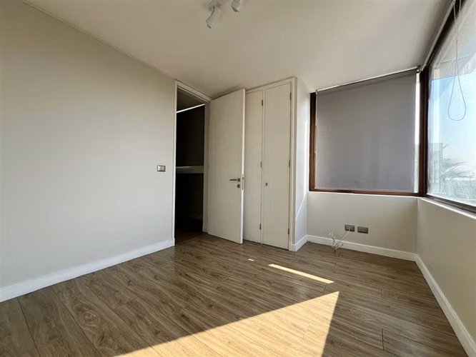Casa en venta de 5 dormitorios ,Chamisero,Colina, Colegios.
