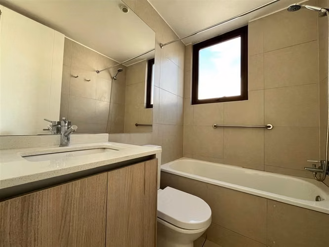 Casa en venta de 5 dormitorios ,Chamisero,Colina, Colegios.