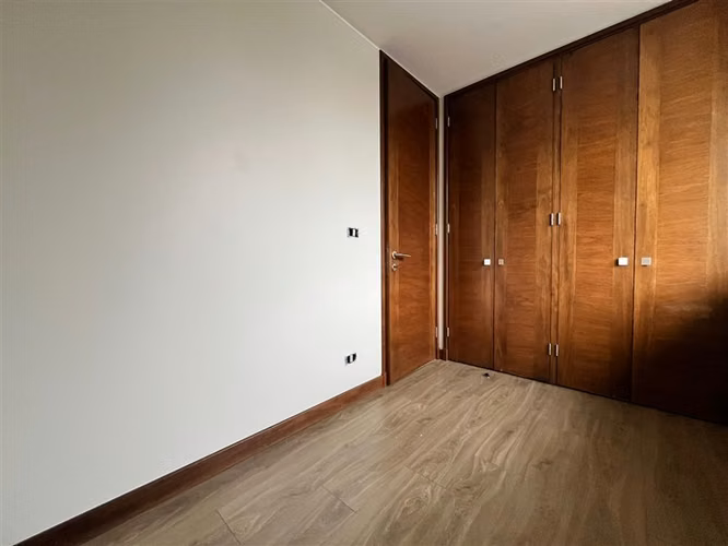 Casa en venta de 5 dormitorios ,Chamisero,Colina, Colegios.