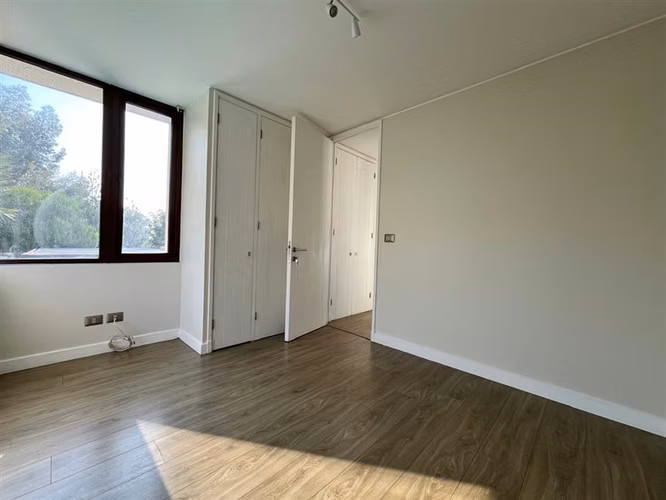 Casa en venta de 5 dormitorios ,Chamisero,Colina, Colegios.