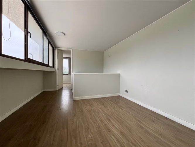 Casa en venta de 5 dormitorios ,Chamisero,Colina, Colegios.