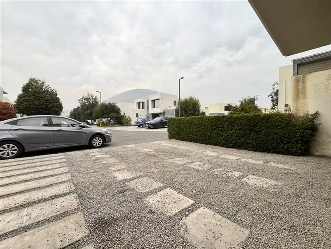 Casa en venta de 5 dormitorios ,Chamisero,Colina, Colegios.