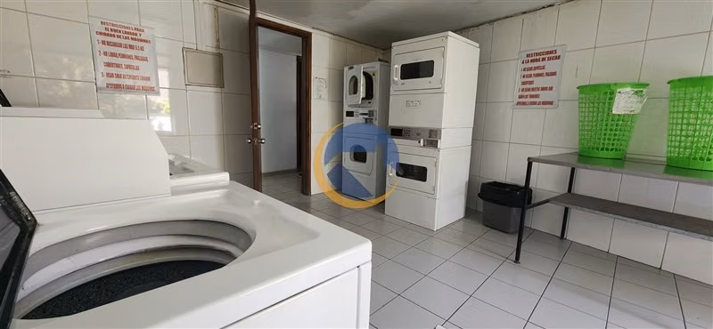 Departamento en Venta de 3 dorm. 2 baños Est y B. Republica!