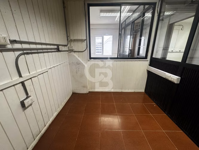A pasos del centro ideal para empresas/oficinas. - Imagen 11
