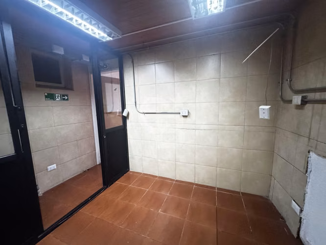 A pasos del centro ideal para empresas/oficinas. - Imagen 15