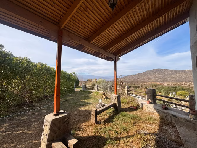 Exclusiva Parcela de 10.000 m² con Casa de 470 m² en La Serena