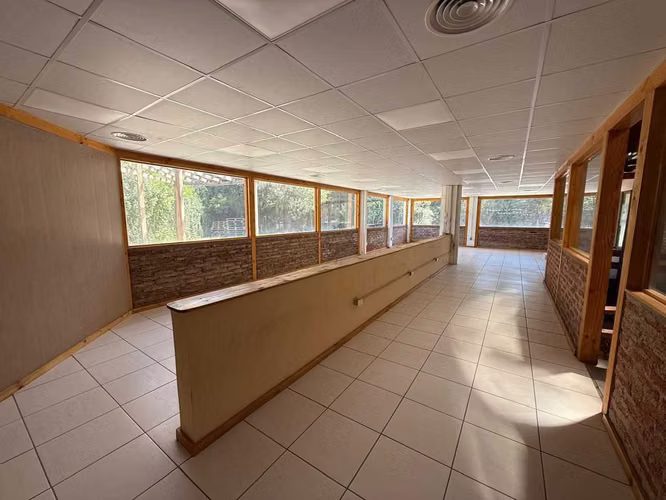 Amplia casa en Linderos con Bodega de 500m2. (168362)