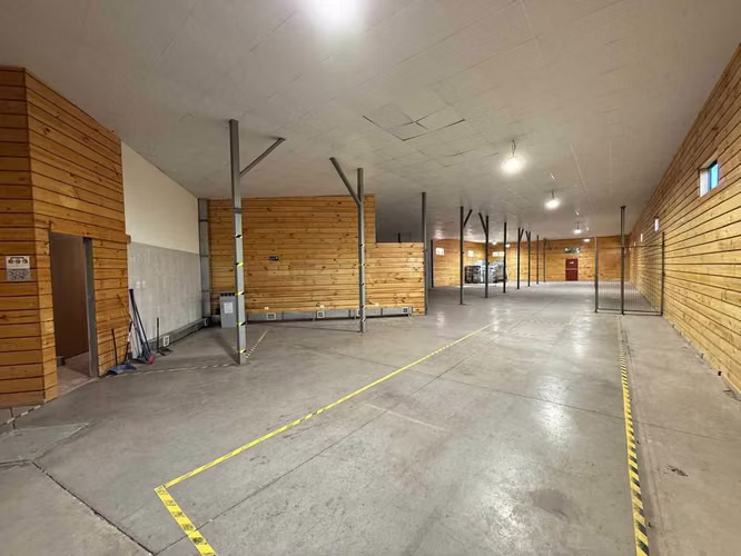 Amplia casa en Linderos con Bodega de 500m2. (168362)