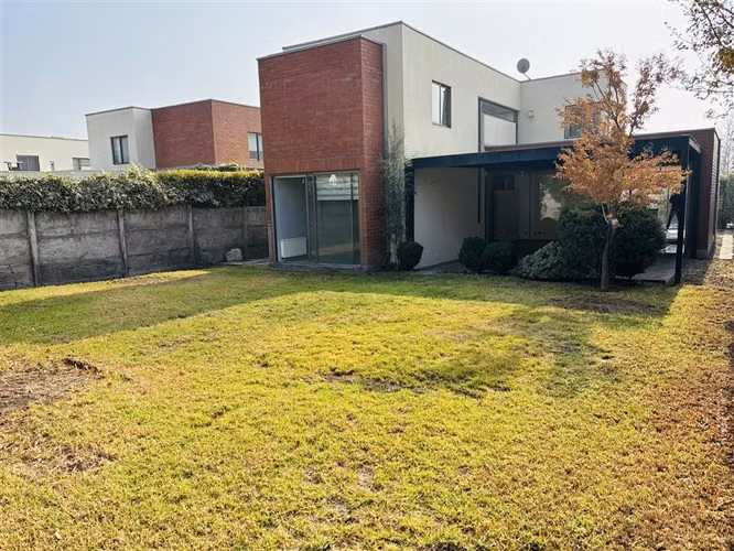CASA Condominio Santa Luz