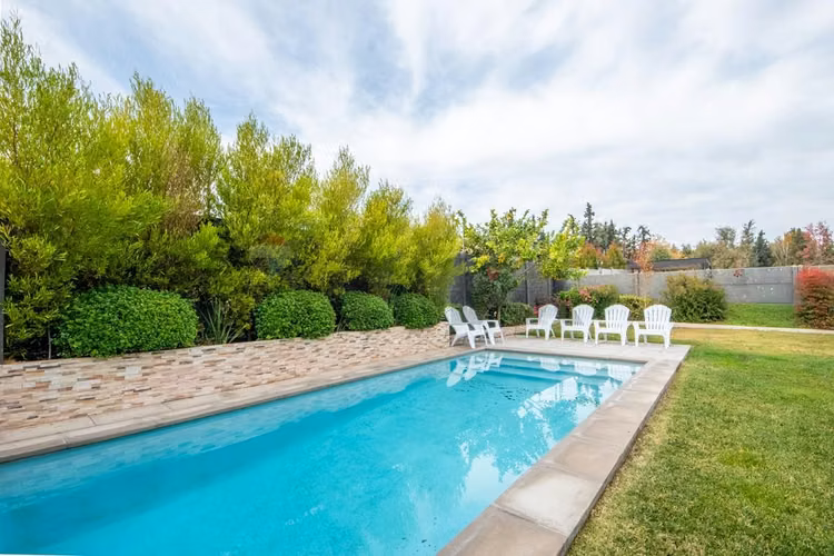 Impecable casa en condominio chicureo