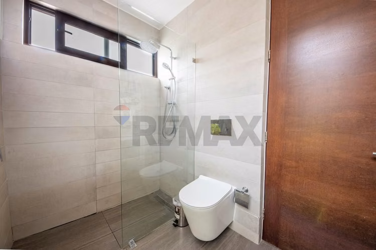Impecable casa en condominio chicureo