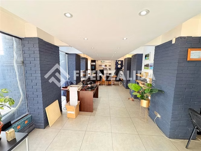 Local Comercial en arriendo en Tabancura, 5 Estacionamientos