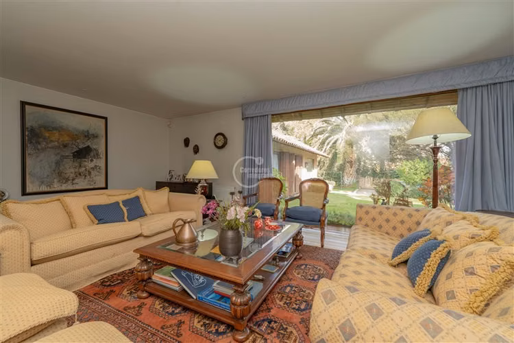 Casa en venta de 5 dorm. en Las Condes
