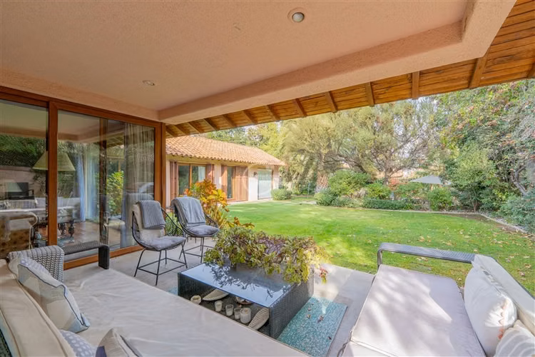 Casa en venta de 5 dorm. en Las Condes