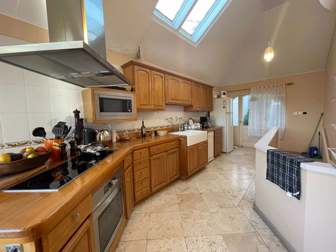 4 dormitorios en suite 3025 m2 terreno (167347) - Imagen 9
