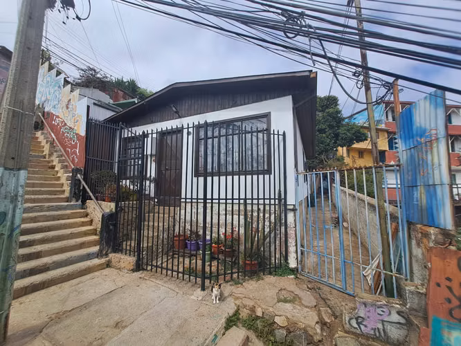 Vendo casa en Cerro Alegre - Imagen 2