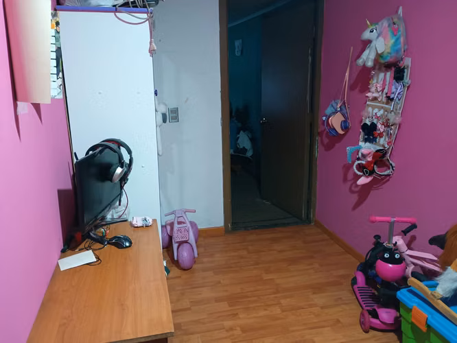 Vendo casa con 3 dormitorios 1 baño cocina, comedor, sala de star. est 3 vehículos.
