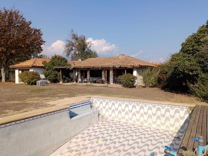 Casa 5D/4B y piscina en Graneros (167430)
