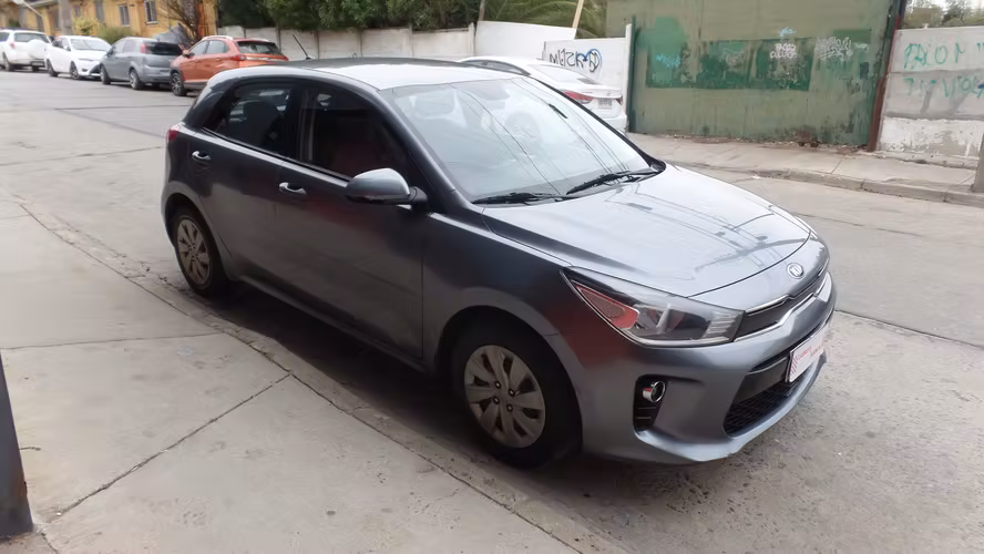 KIA RIO 5 EX 2020 $ 6.990.000.-