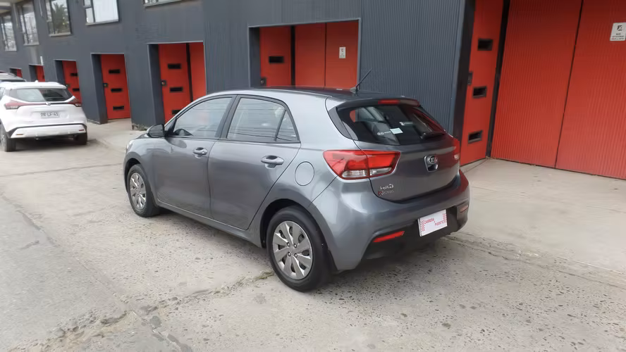KIA RIO 5 EX 2020 $ 6.990.000.-