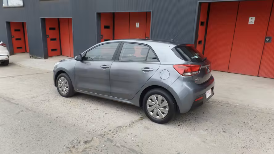 KIA RIO 5 EX 2020 $ 6.990.000.-