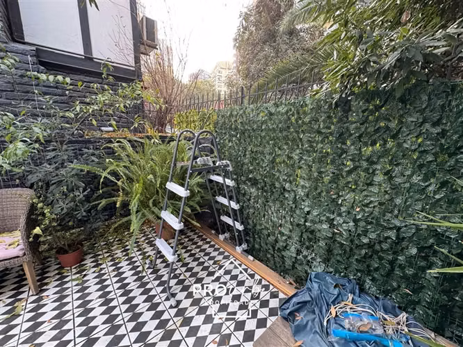 Casa en arriendo 4D+3B en barrio El Golf, Las Condes