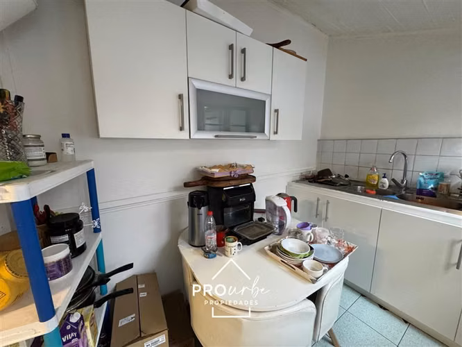 Casa en arriendo 4D+3B en barrio El Golf, Las Condes