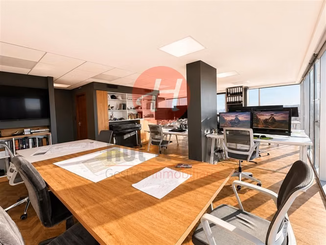 Oficina en Venta en Edificio K Business, 97 M 3B 3 Bod 1 Est