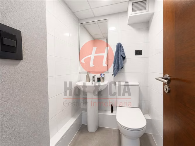 Oficina en Venta en Edificio K Business, 97 M 3B 3 Bod 1 Est