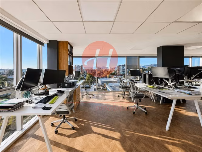 Oficina en Venta en Edificio K Business, 97 M 3B 3 Bod 1 Est